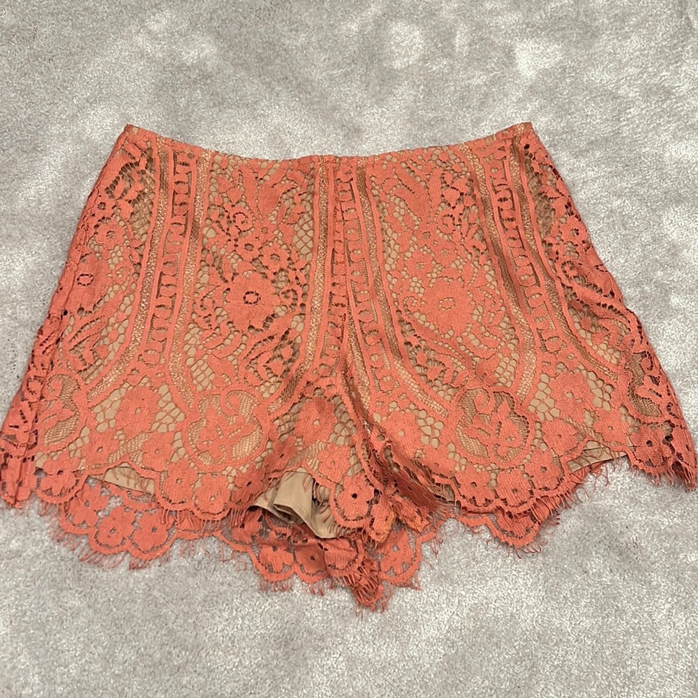 Wayf Dew Drop Short in Mahogany, size Small